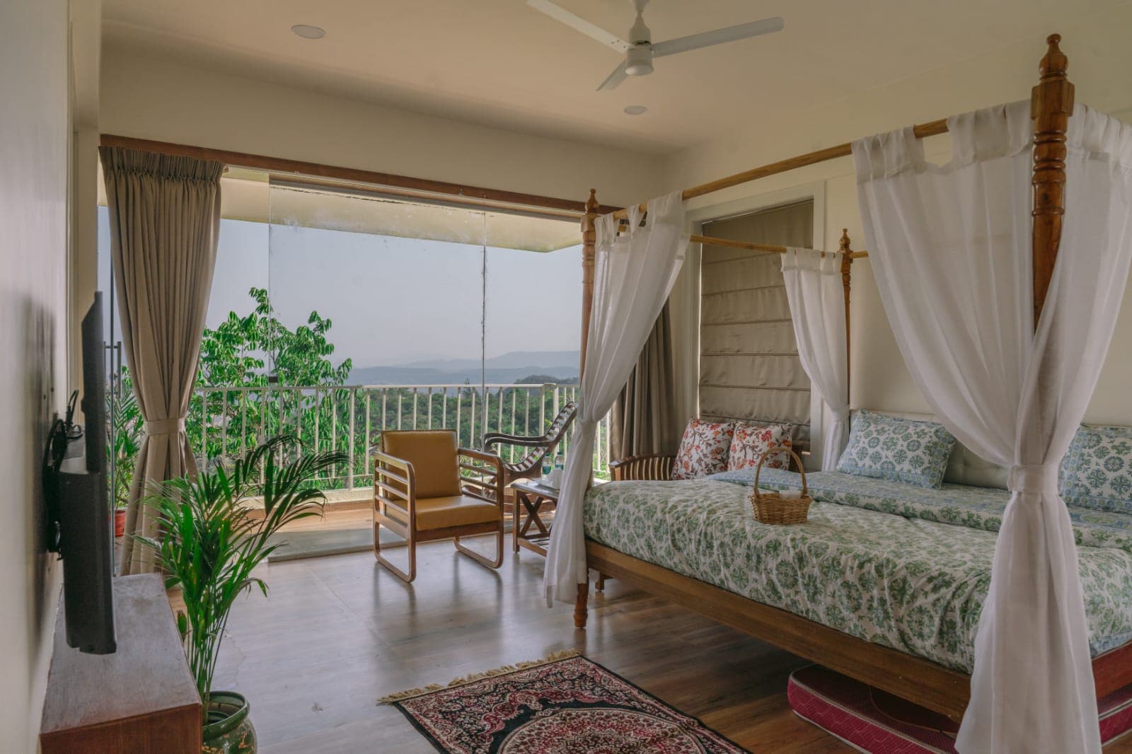 Deluxe Room with Balcony